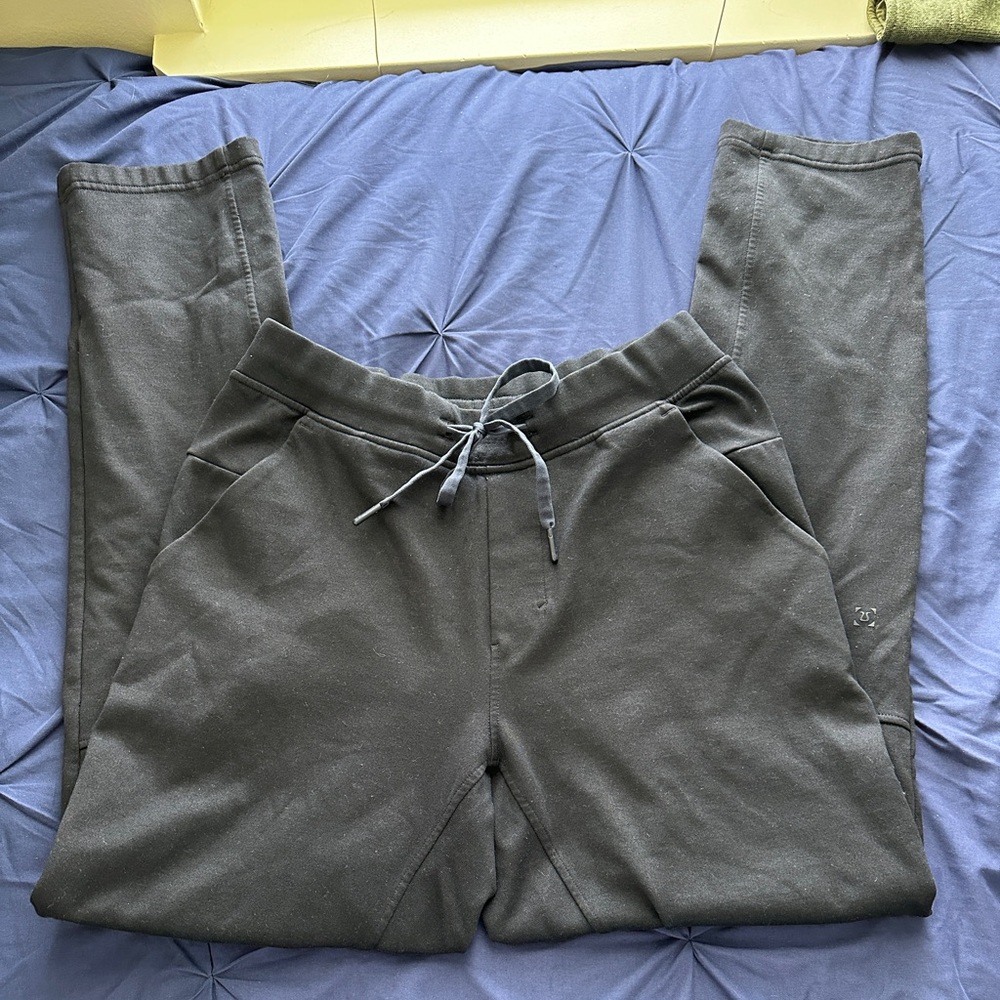 Men’s lululemon fleece lined pants in navy blue